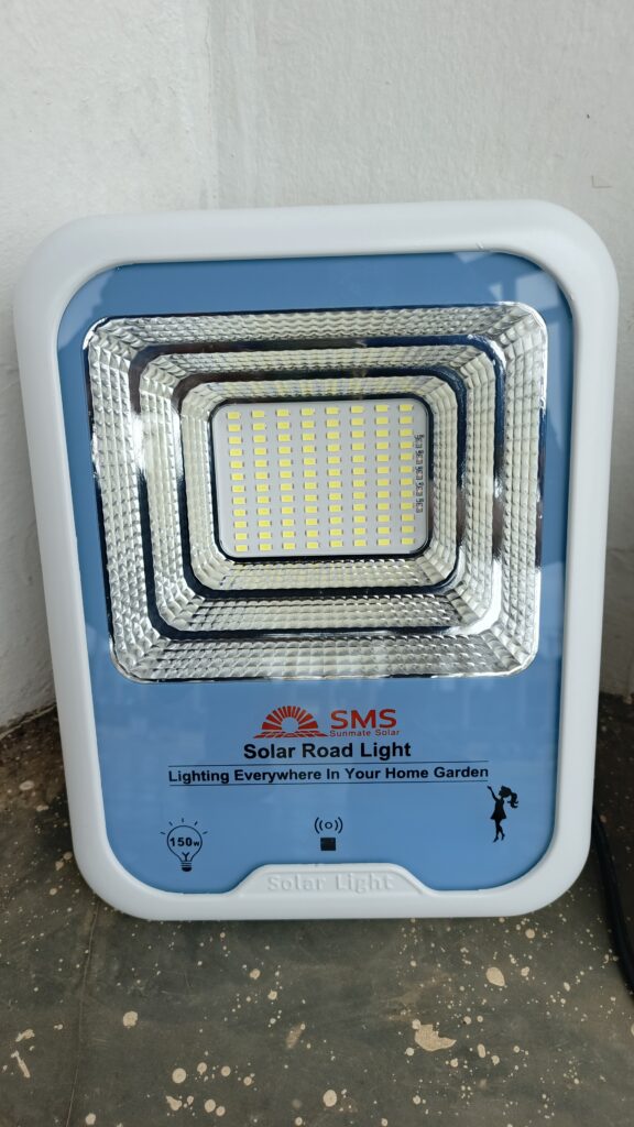 150W Solar Flood Light For Outdoor Or Indoor Lighting